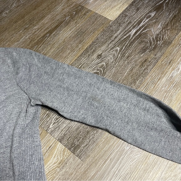 Abercrombrie & Fitch Grey Cardigan - Picture 2 of 5